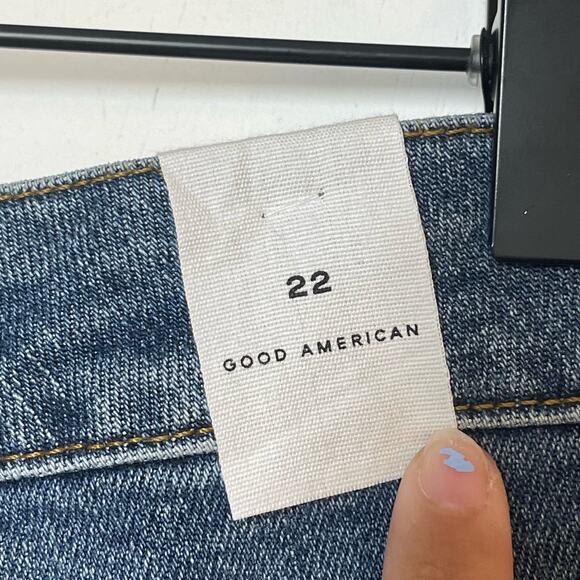 NEW Good American Cut-Off Jean Shorts Plus Size 22 Blue Denim High Waisted - Picture 6 of 7